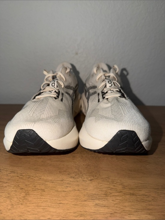 Men’s ASICS Novablast 5 main image 5
